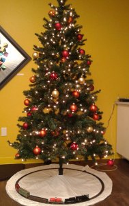 Office Christmas Tree 1025.jpg