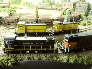 Bachmann 70 Tonners Consist.jpg