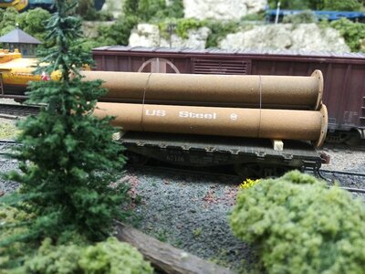 USS Pipe Loads.jpg