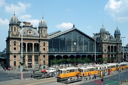 Budapest_nyugati_raiway_terminal.jpg