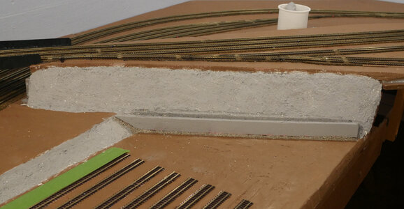 high retaining wall 06.JPG