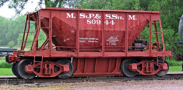 Soo_Line_-_80944_ore_car.jpg
