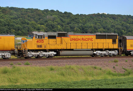 UP 4015.jpg