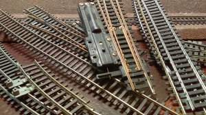 ho-model-train-track.jpg