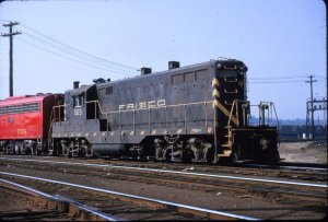 GP7-565-at-Union-Station-St.-Louis-Missouri-in-September-1963-600x406.jpg