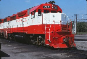 GP35-717-at-Omaha-Nebraska-on-June-26-1979-Jerry-Bosanek-600x405.jpg