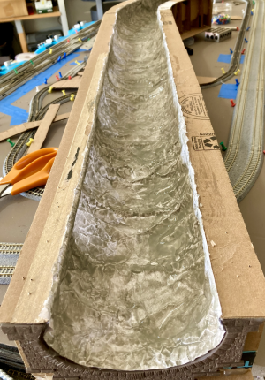 Tunnel With Gray Wash.png