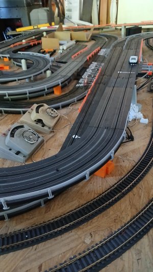 slotcar_horails.jpg