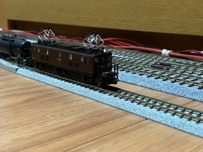 ED16 PULLING FREIGHT.jpeg
