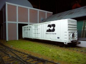 freight35_BNFE19661reefer2.jpg