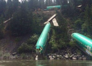 2014-07-06T013108Z_2_LYNXMPEA640FF_RTROPTP_2_BOEING-DERAILMENT.jpg