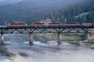Milw_ebd_crossingStRegisRiver.jpg