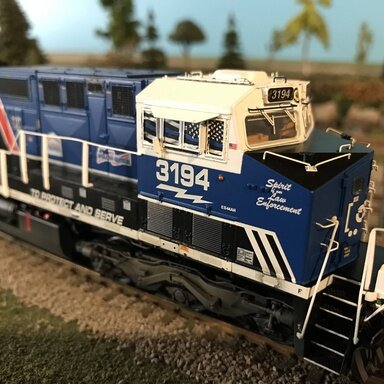 CSX Railroad AC4400CW #6 With a Coal Train Water Bottle