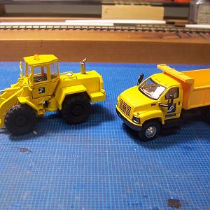 Conrail MOW payloader and dump truck