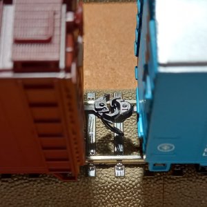 RIVAROSSI CP BOXCAR COUPLER #1.jpg