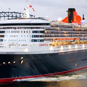 Queen Mary 2 in Sydney Aus..jpg