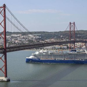 Celebrity Apex  arriving Lisbon.jpg