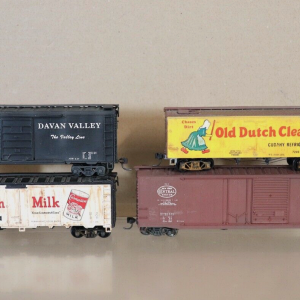 ATHEARN ACCURAIL RAKE of 4 CARNATION MILK OLD DUTCH DAVAN NYC BOX CAR WAGON nx  eBay.png