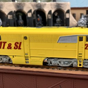 Athearn CM MT & SL 2002 (My model) (1).jpg