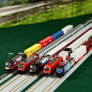 Euro-lineup-Taurus-ES64-TRAXX.jpeg