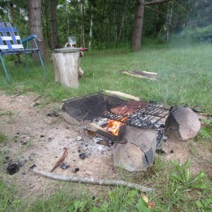 cookin burgers.JPG