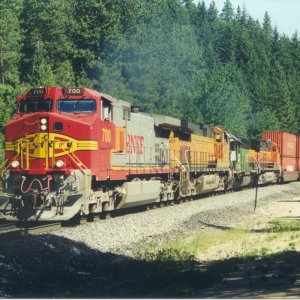 bnsf700_01.jpg