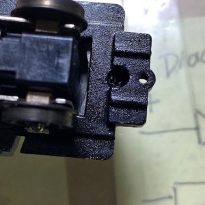CHASSIS SCREW UNDER COUPLER.jpg