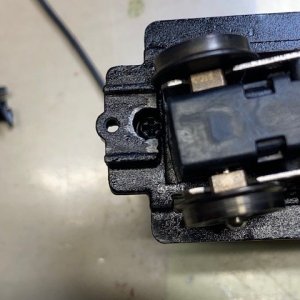 CHASSIS SCREW UNDER COUPLER 2.jpg