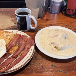 DINER_COUNTRY BKFST.jpg
