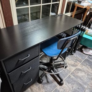 new desk.jpg
