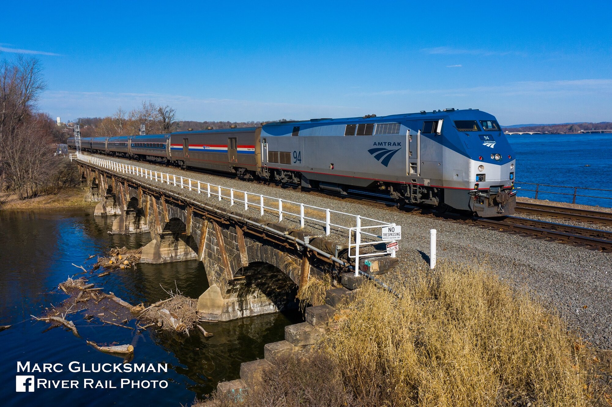 Amtrak #42 passing through Duncannon, PA 11-20-2020.jpg