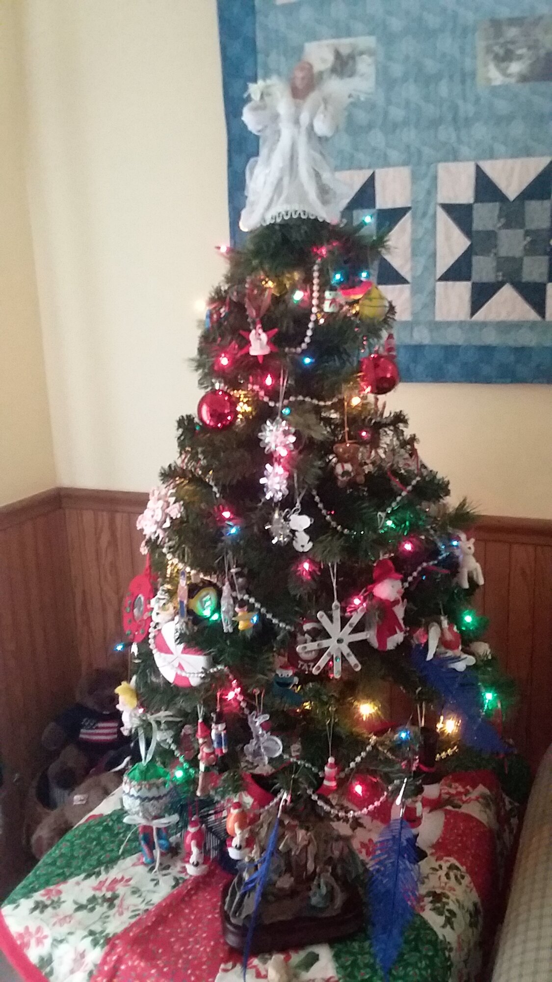 Christmas Tree 12-19-2021.jpg