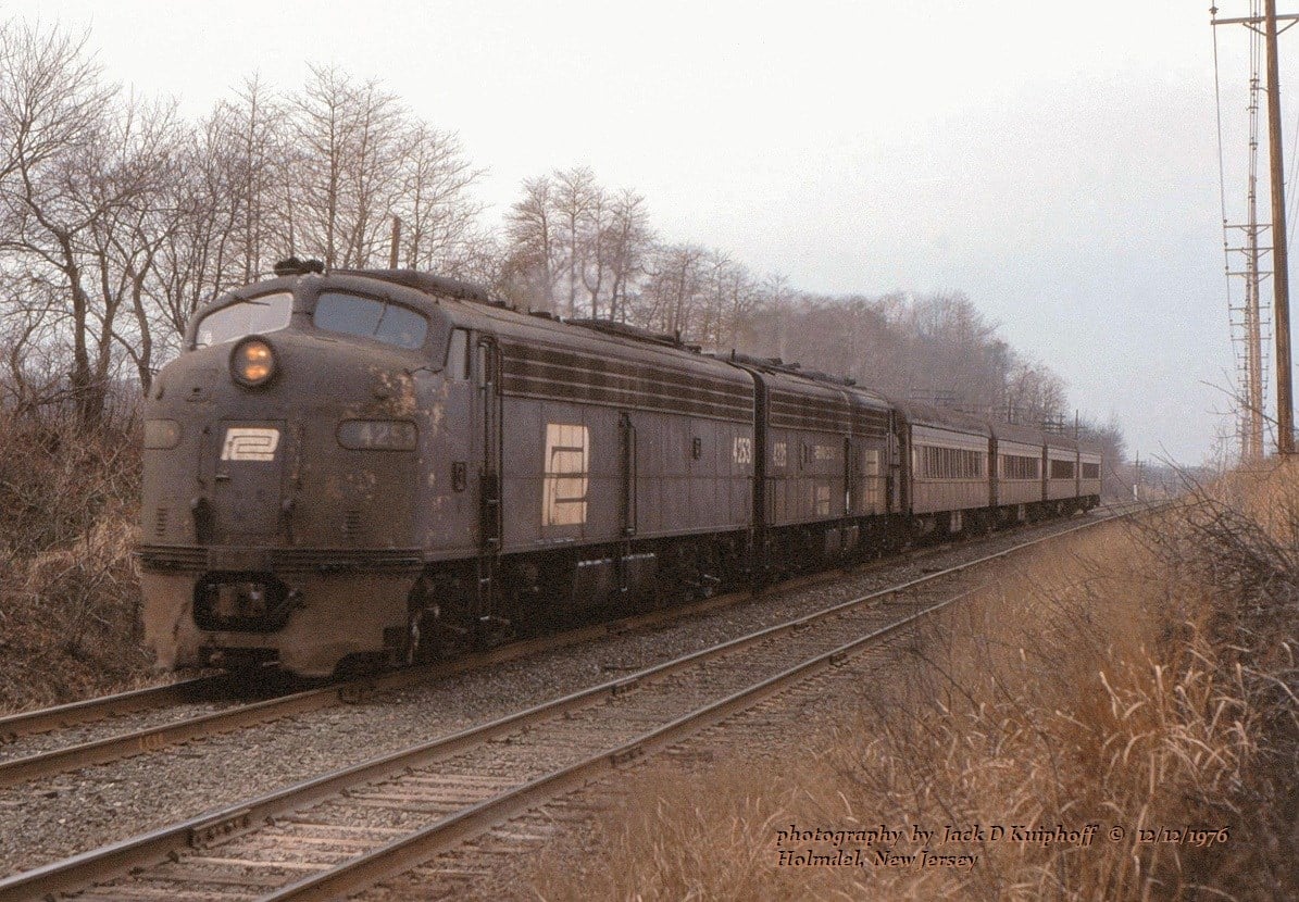 Coast Line 12-12-1977.jpg