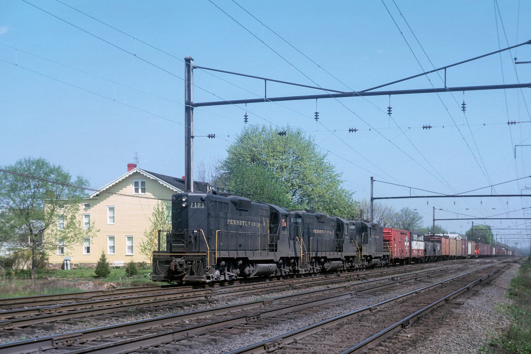 EB at  Goldsboro PA 4-28-1962 York Haven Line (Rodney Peterson).jpg