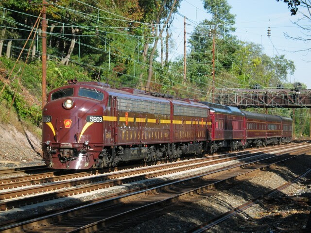 PRR E-8s +  train 2005 with  HW = 3 LW.jpg