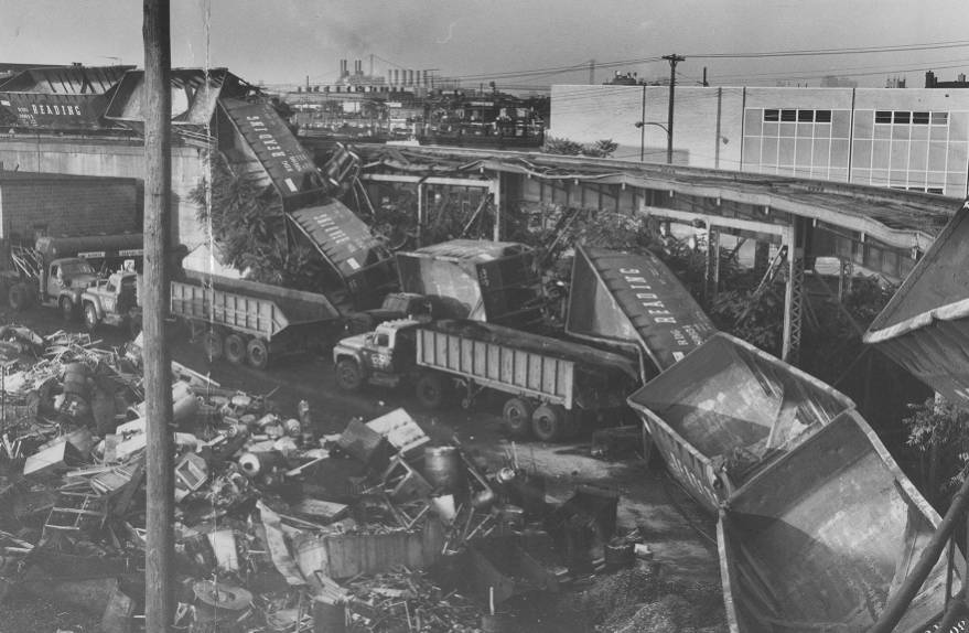 Trenton Line derailment - RDG - 6-22-1966.jpg