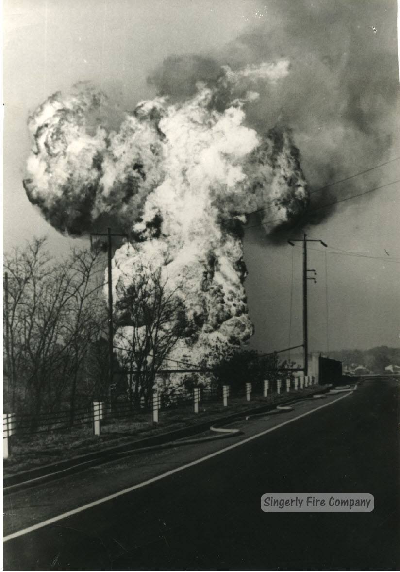 W Elkton MD TH1 wreck 10-31-1963-Stockman Photo.jpg