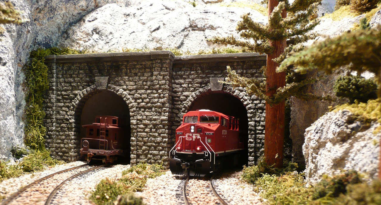 8724 Exiting tunnel