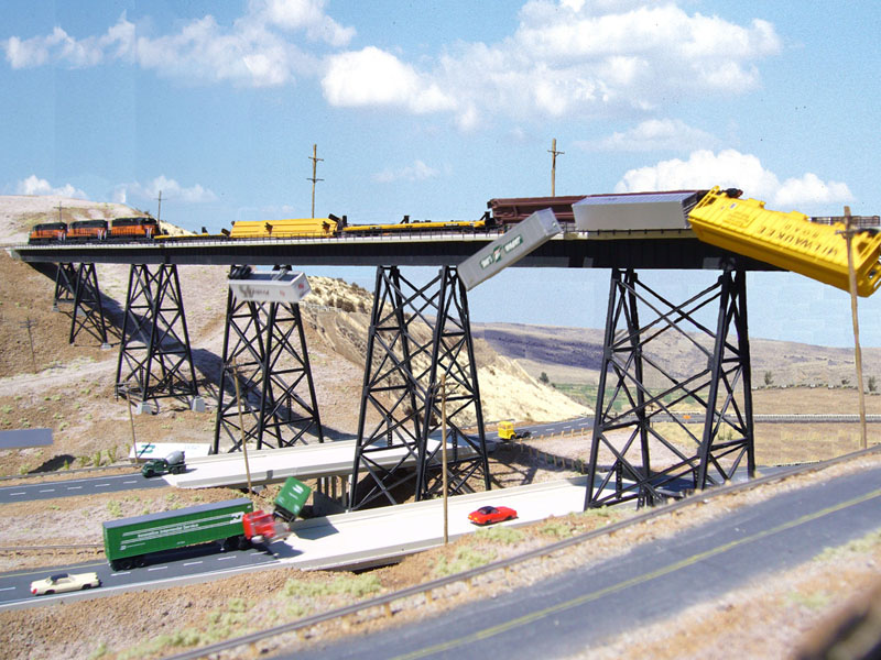 Milw #201 derails crossing Renslow Trestle in WA.