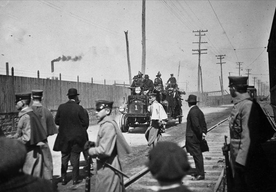 04_11_1917 Eddystone Ammo Plant Explosion CFD Truck 1 arriving.jpg