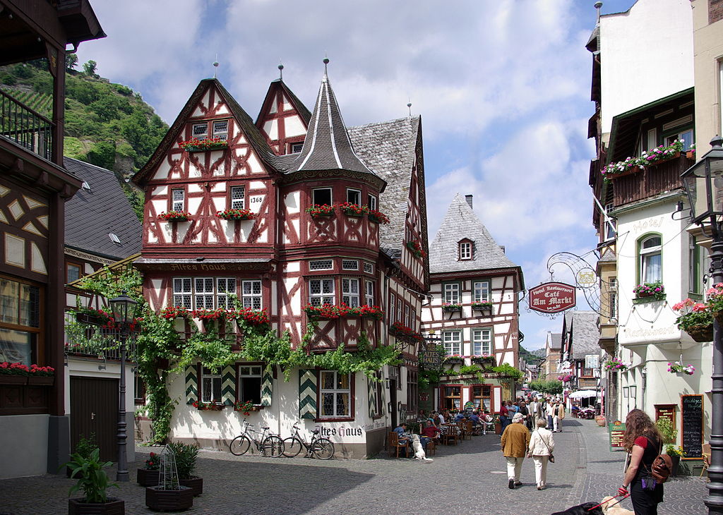 1024px-Bacharach_BW_9.JPG