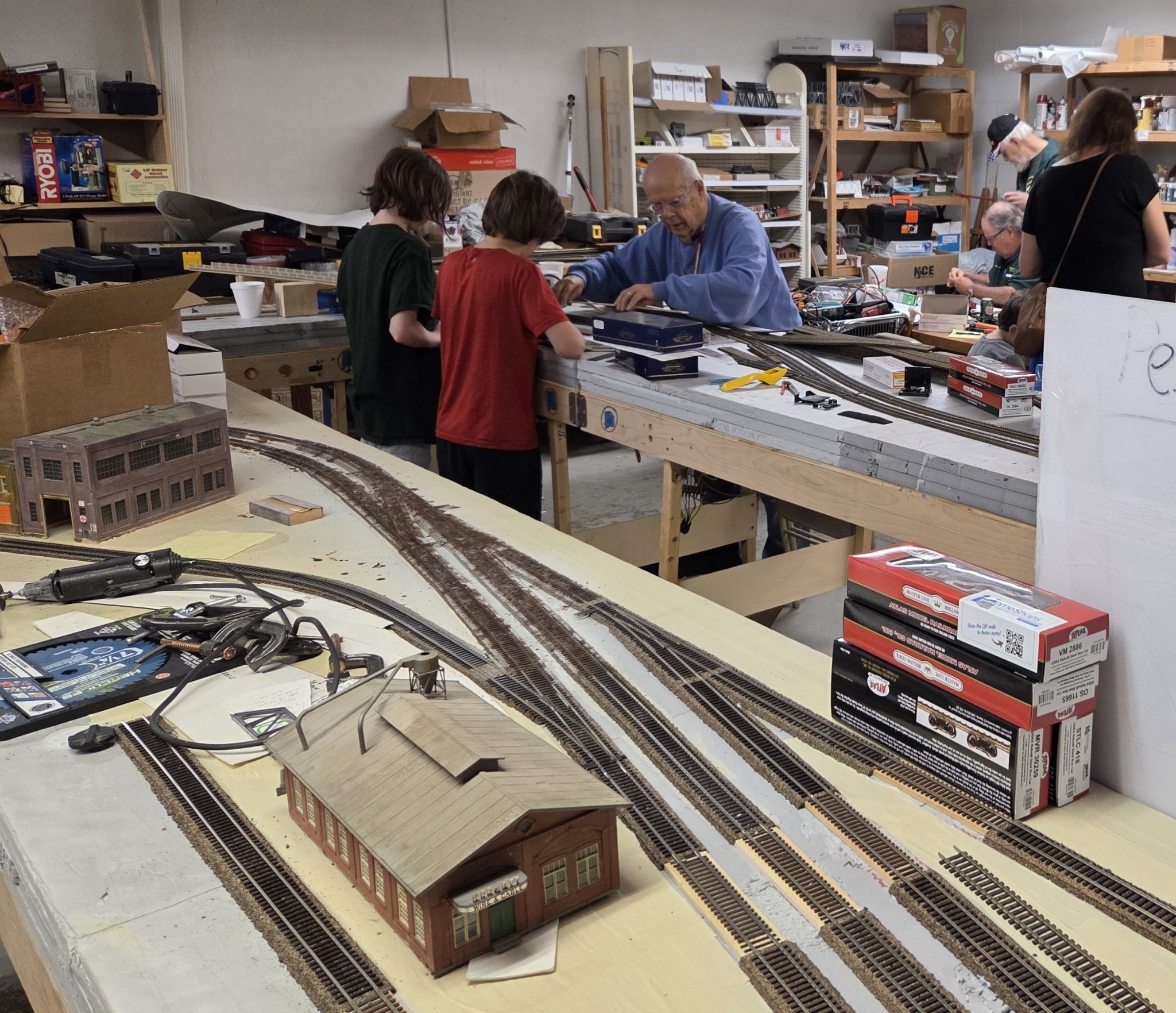 47 young modelers lay in sidings.jpg