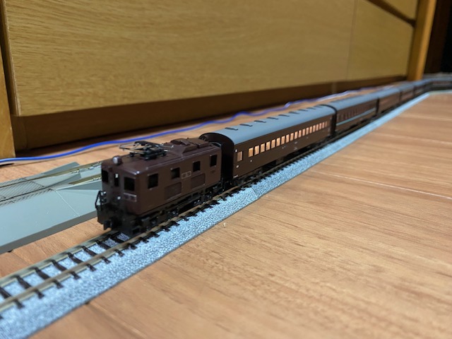 A1532 PULLING 8 CARS.jpg