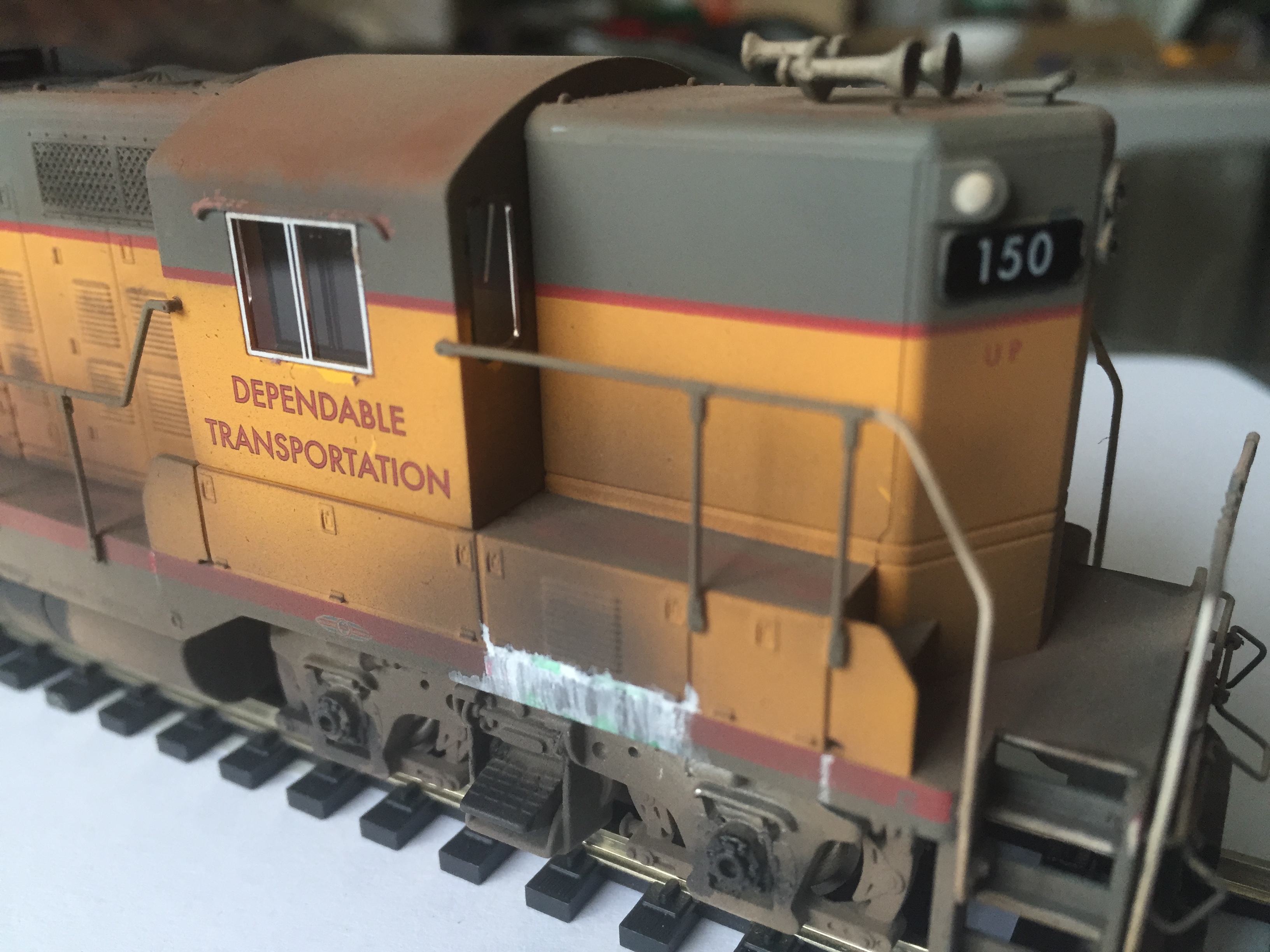 Bachmann GP9 weathered