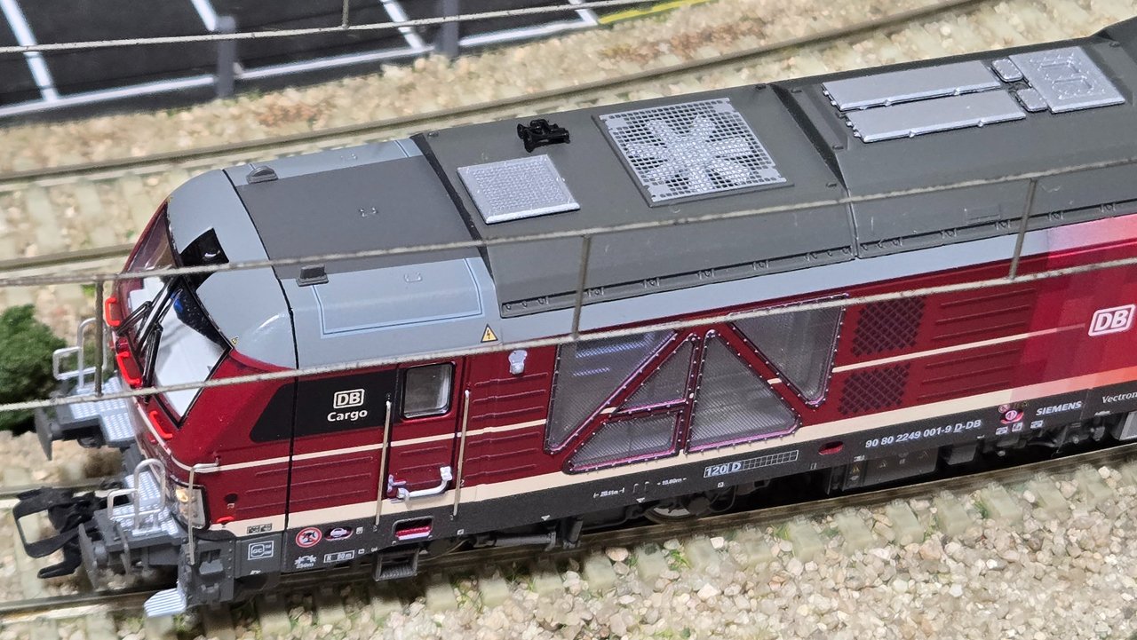 Br249003.jpg