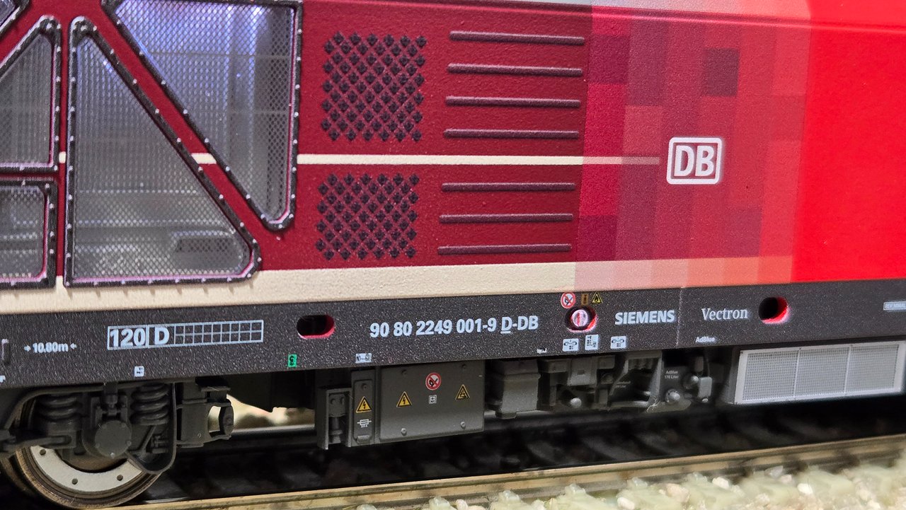 Br249005.jpg