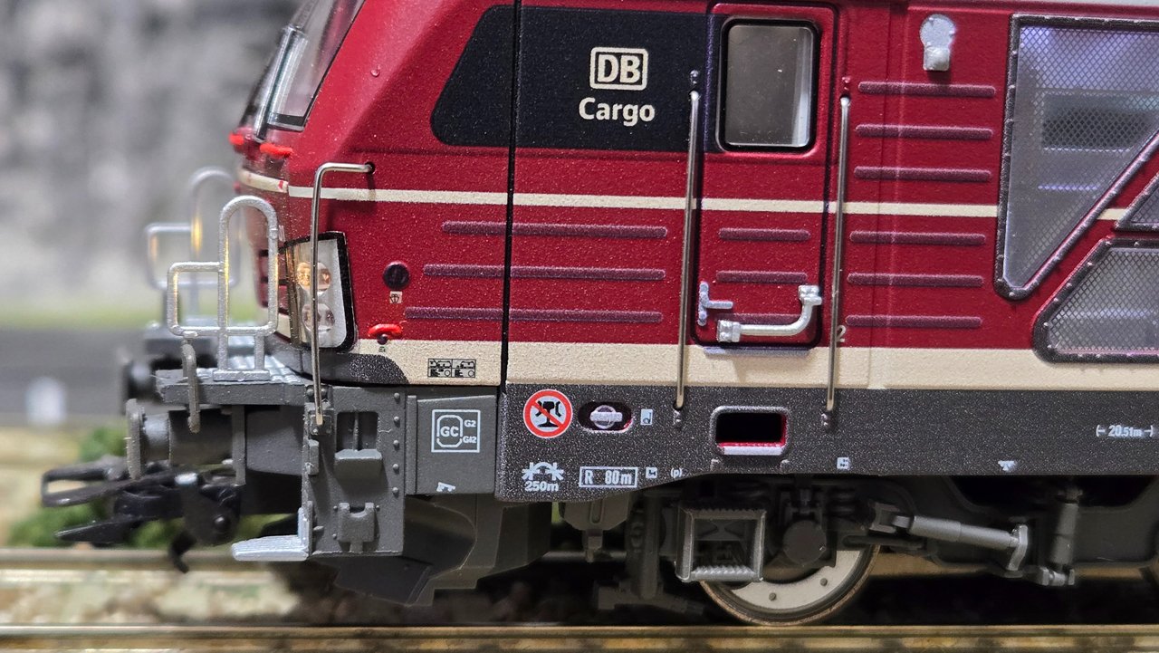 Br249006.jpg