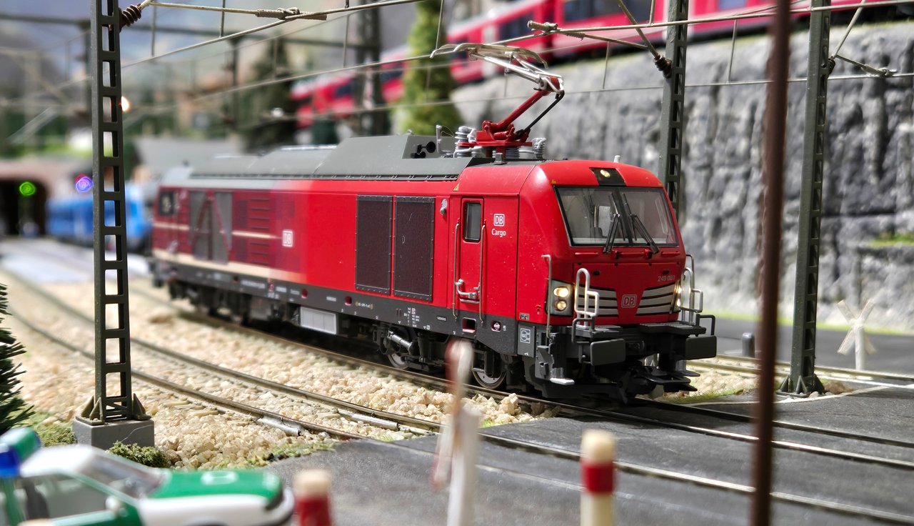 Br249010.jpg