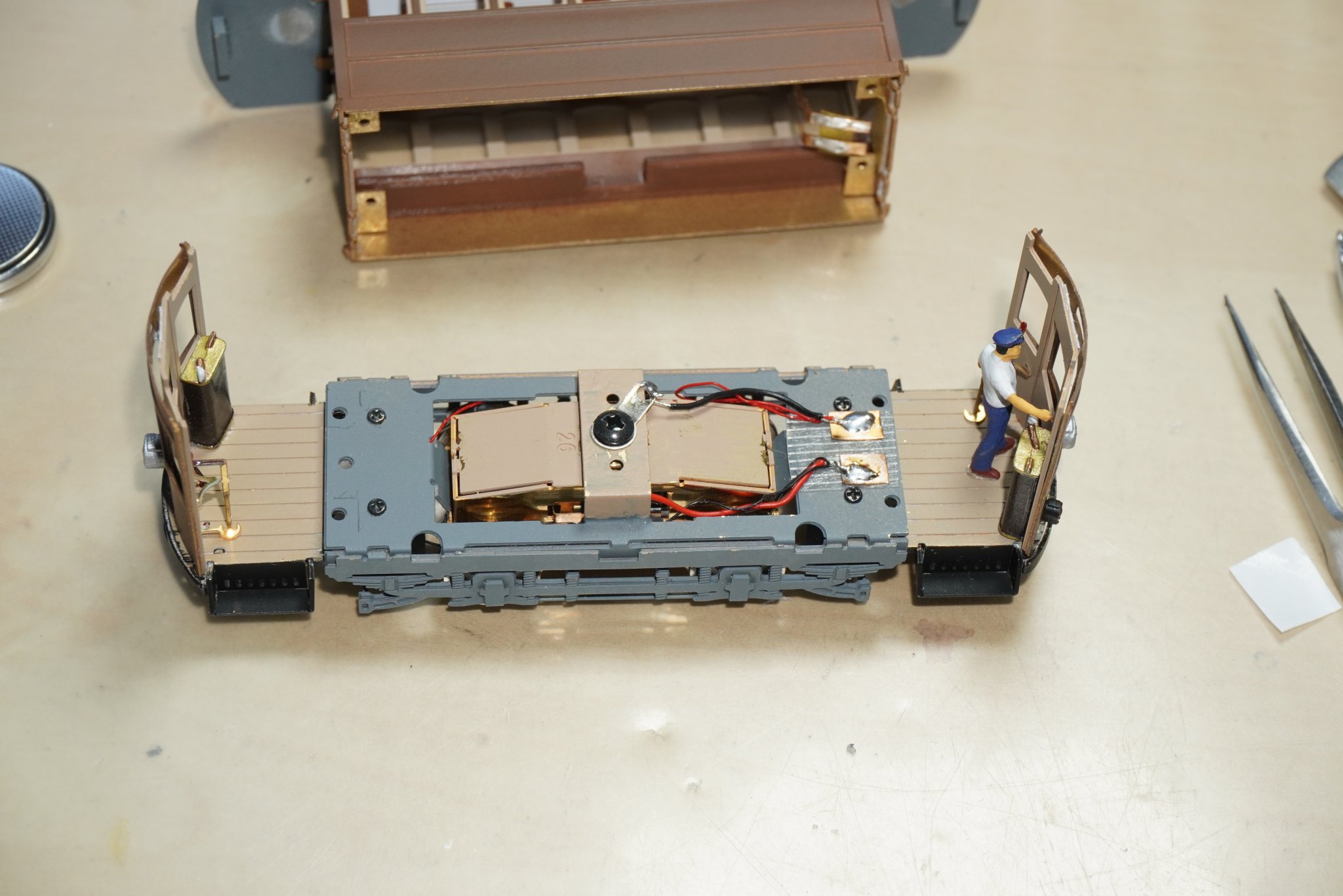 CHASSIS CONTACTS.JPG