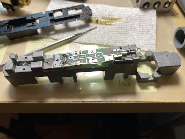 CHASSIS WITH KATO LIGHTBOARD.jpg